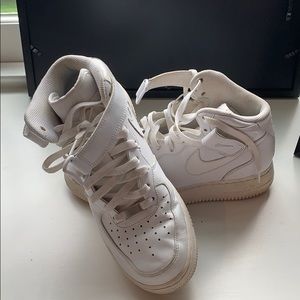 Nike Air Force 1 (worn once;excellent condition)